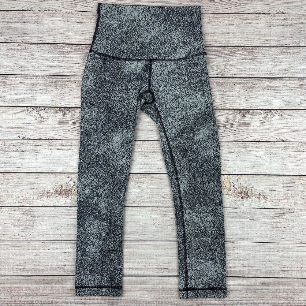 Lululemon Wunder Under Crop Hi-Rise in Luon Spray Jacquard White Black - Picture 4 of 9